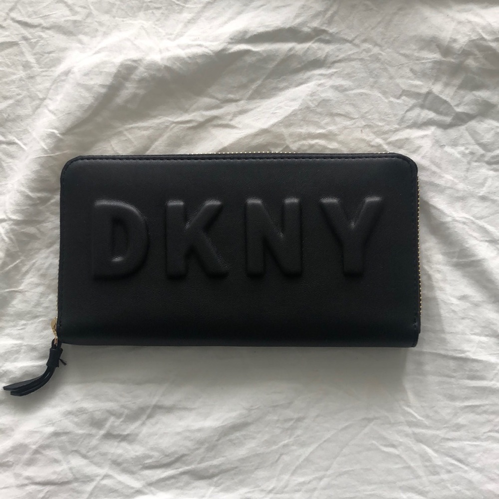 DKNY Wallet